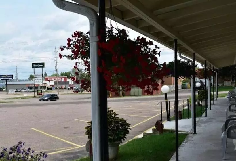 Motelli Hillside Inn Pembroke