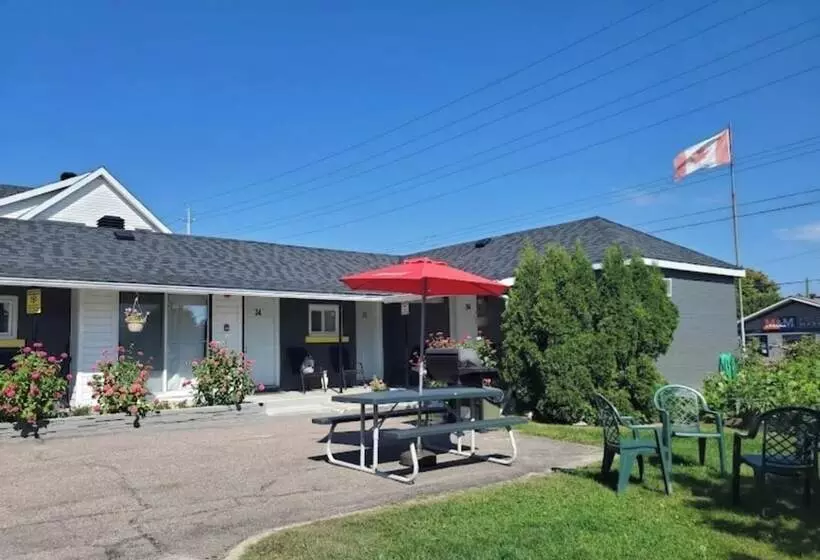 Motelli Hillside Inn Pembroke