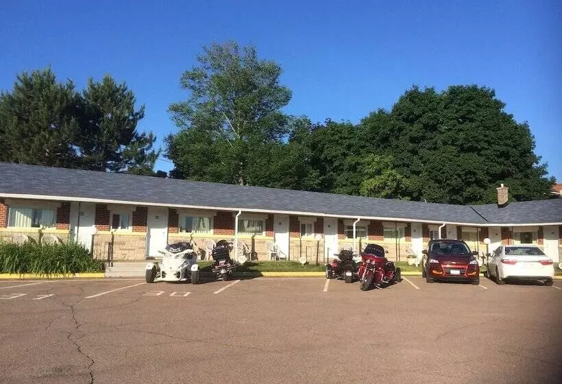 Motelli Hillside Inn Pembroke