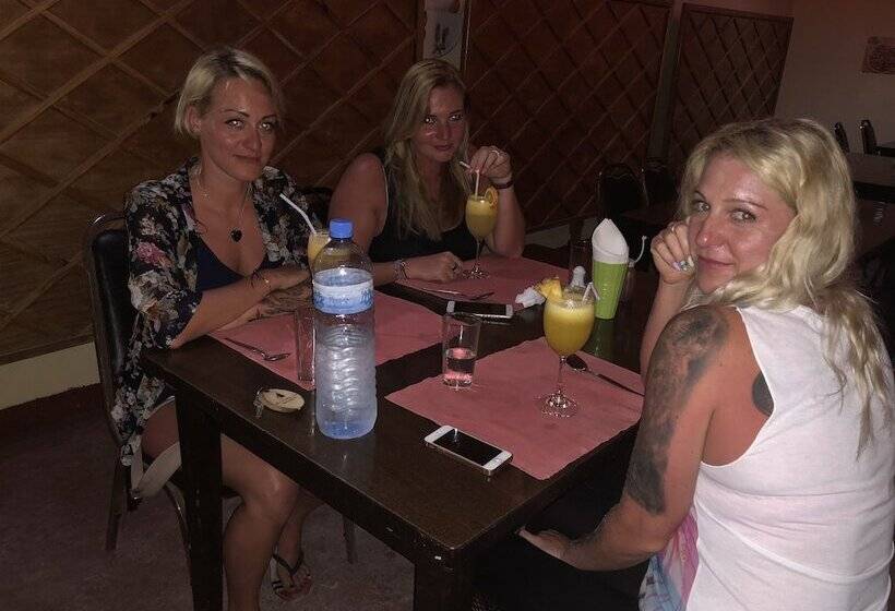 پانسیون Mathiveri Inn