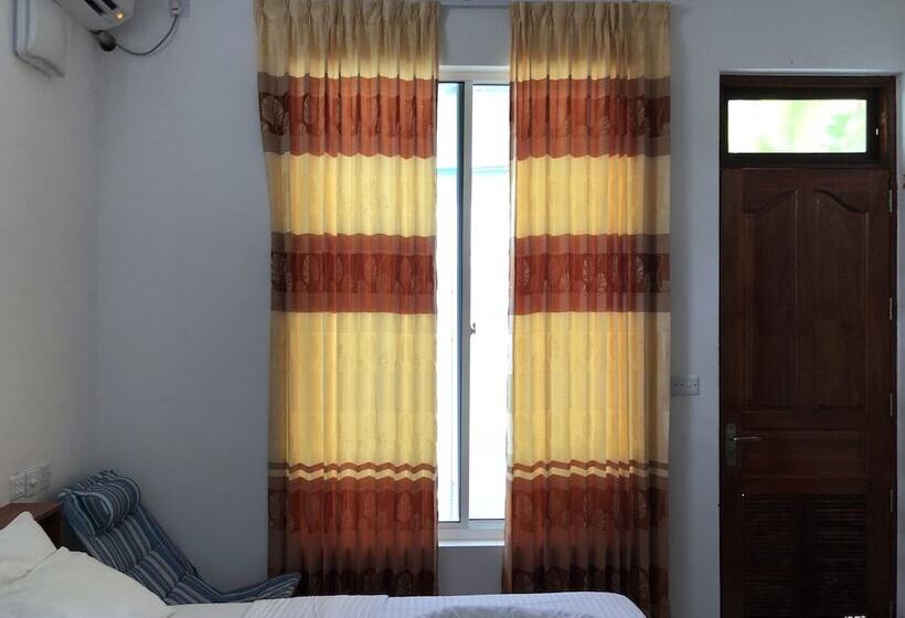 پانسیون Mathiveri Inn