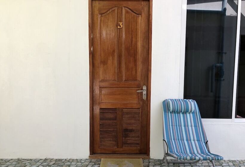 پانسیون Mathiveri Inn