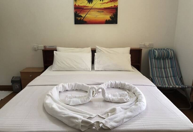 پانسیون Mathiveri Inn