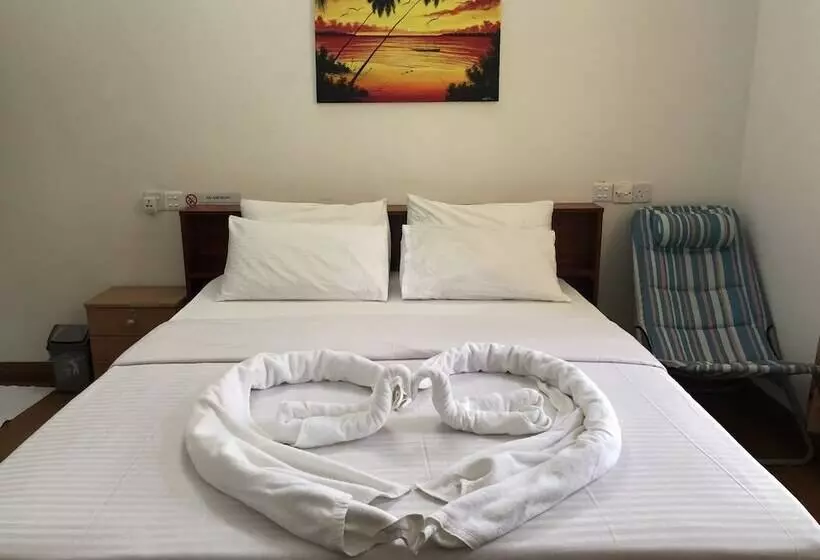 پانسیون Mathiveri Inn