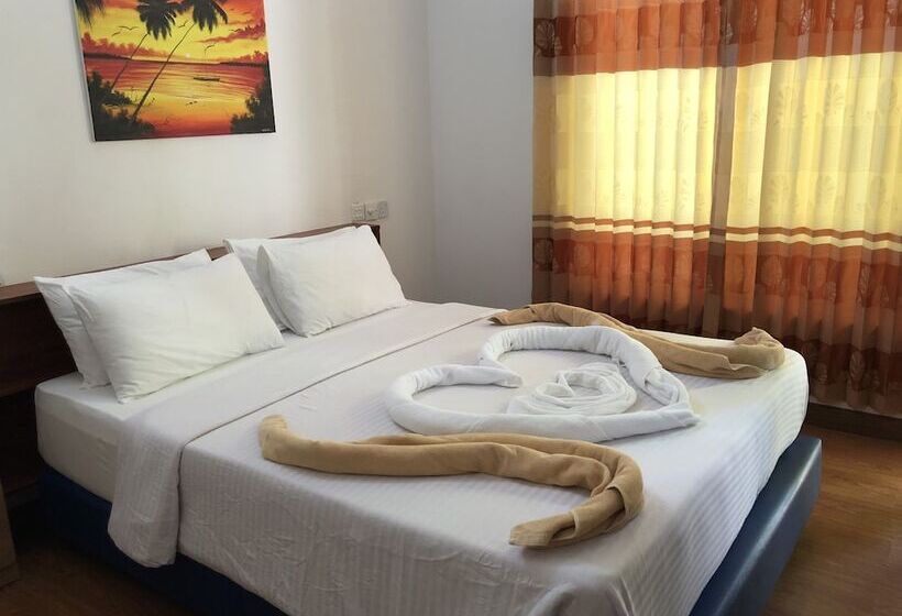 پانسیون Mathiveri Inn