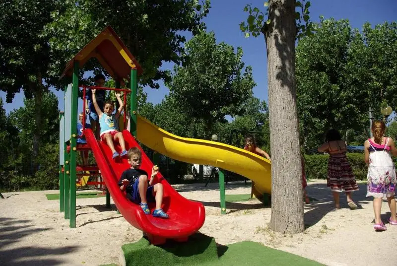 استراحتگاه Villaggio Albatros