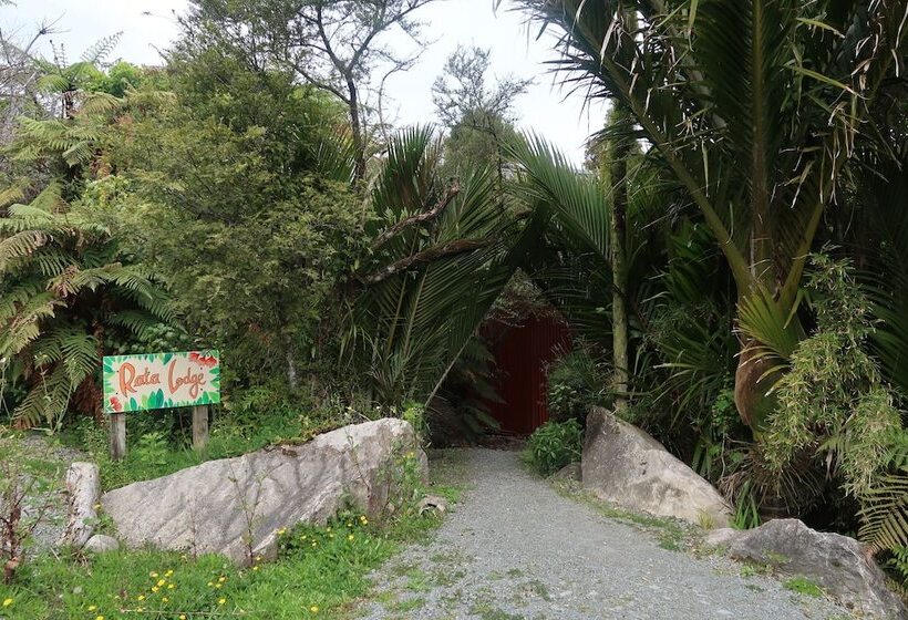 Общежитие Te Nikau Retreat