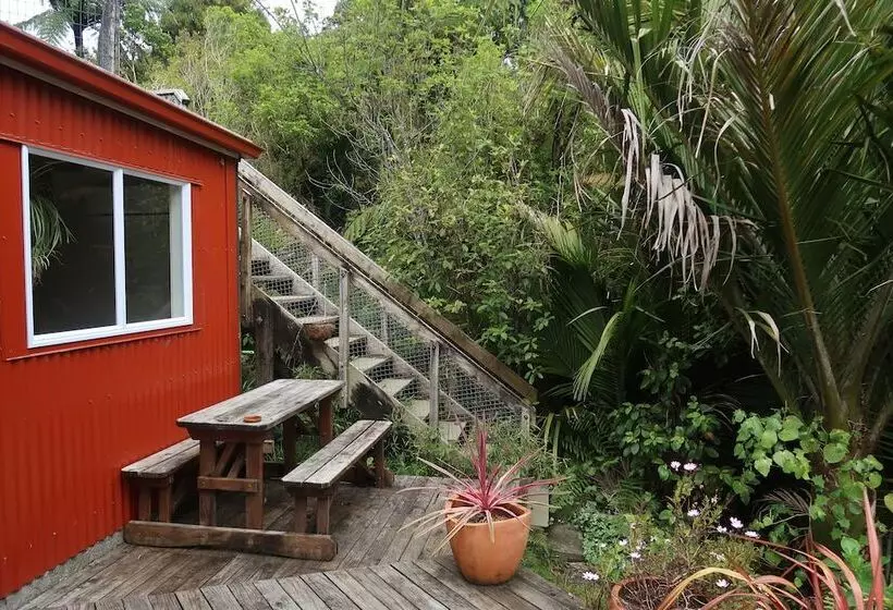 Retkeilymaja Te Nikau Retreat