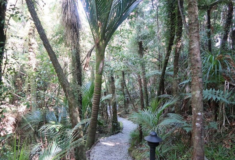 Общежитие Te Nikau Retreat