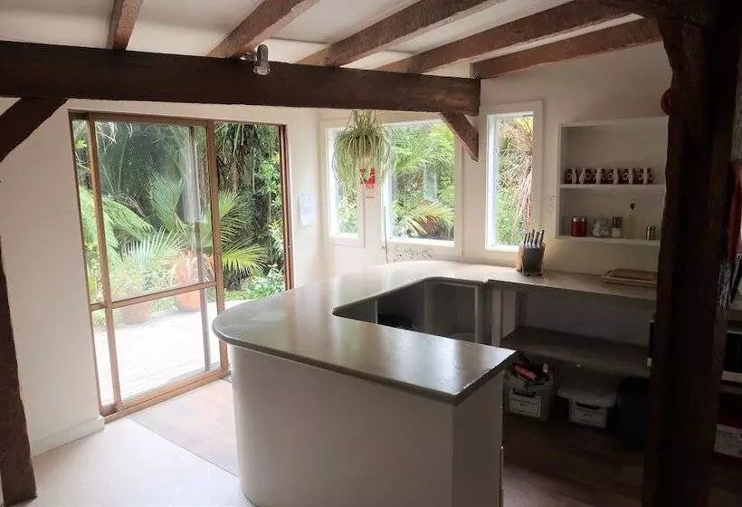 Retkeilymaja Te Nikau Retreat