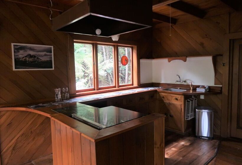 Общежитие Te Nikau Retreat