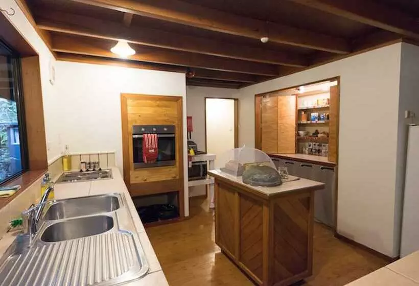 Retkeilymaja Te Nikau Retreat