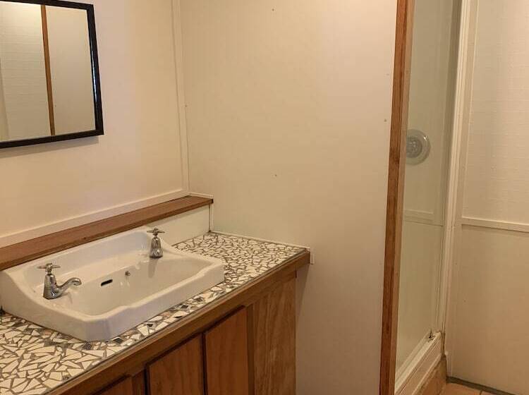 Общежитие Te Nikau Retreat