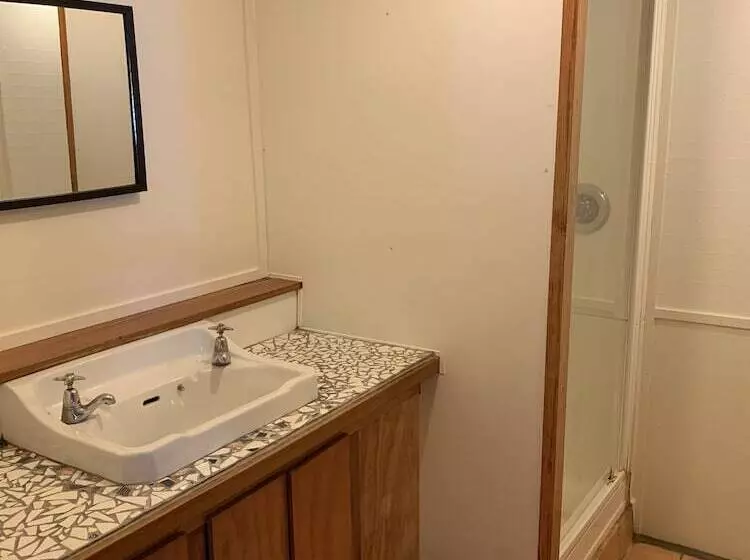 Retkeilymaja Te Nikau Retreat