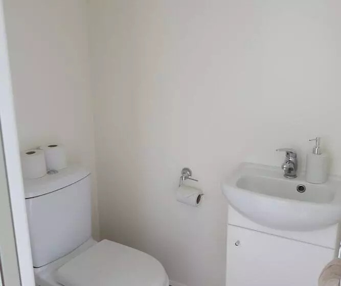 Retkeilymaja Te Nikau Retreat