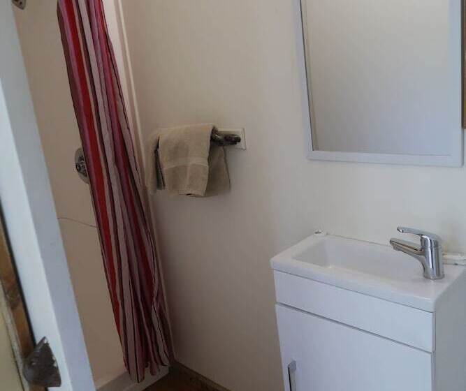 Общежитие Te Nikau Retreat