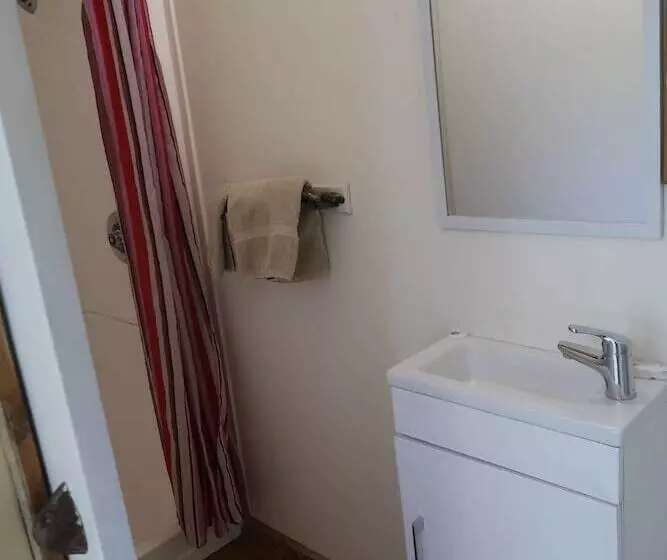 Retkeilymaja Te Nikau Retreat