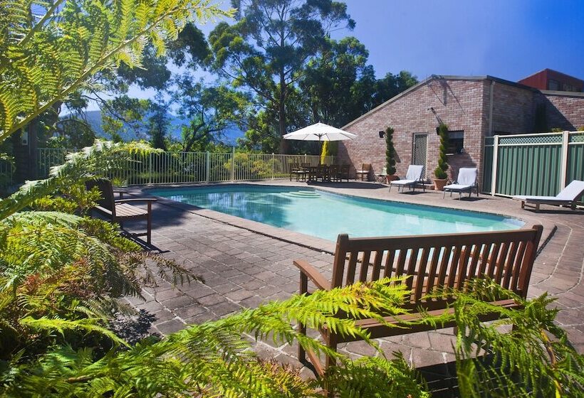 The Shingles Riverside Cottages