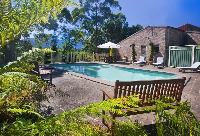 The Shingles Riverside Cottages