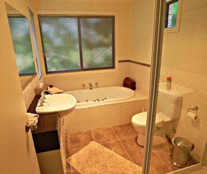 The Shingles Riverside Cottages