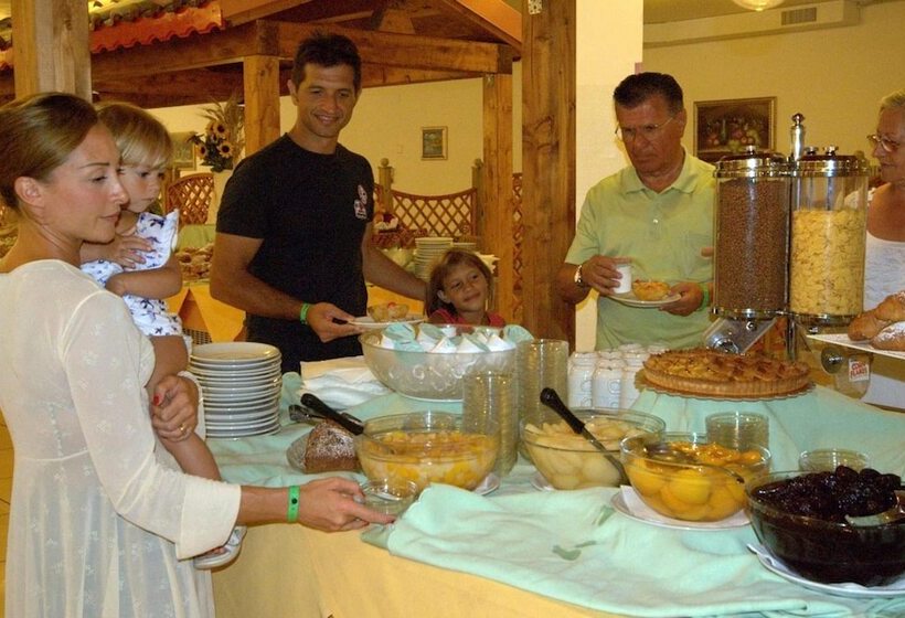 Курорт Villaggio Albatros