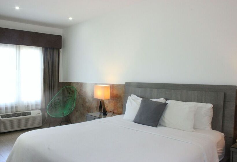 Beverly Hills: Hotel And Business