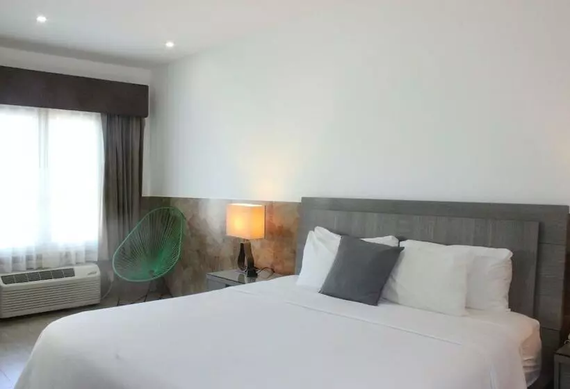 Beverly Hills: Hotel And Business