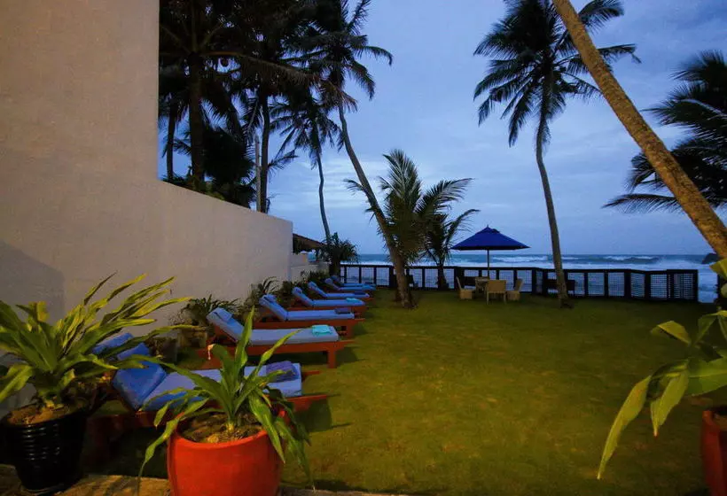 Отель Footprints Villa