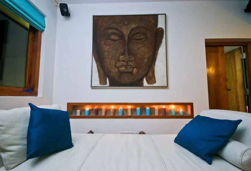 Отель Footprints Villa