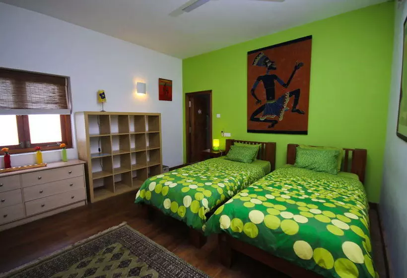 Отель Footprints Villa