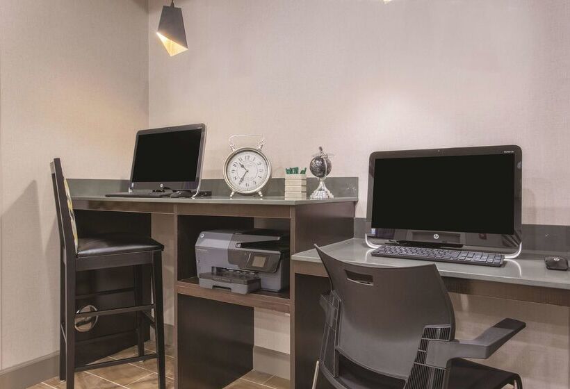 ホテル La Quinta By Wyndham Tumwater   Olympia