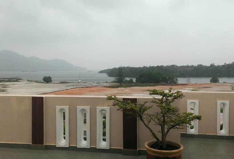 Hotel Lumut Villa Inn Homestay