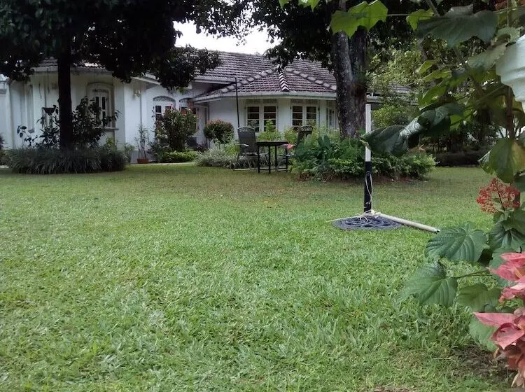 هتل Manor House, Kandy, Lka