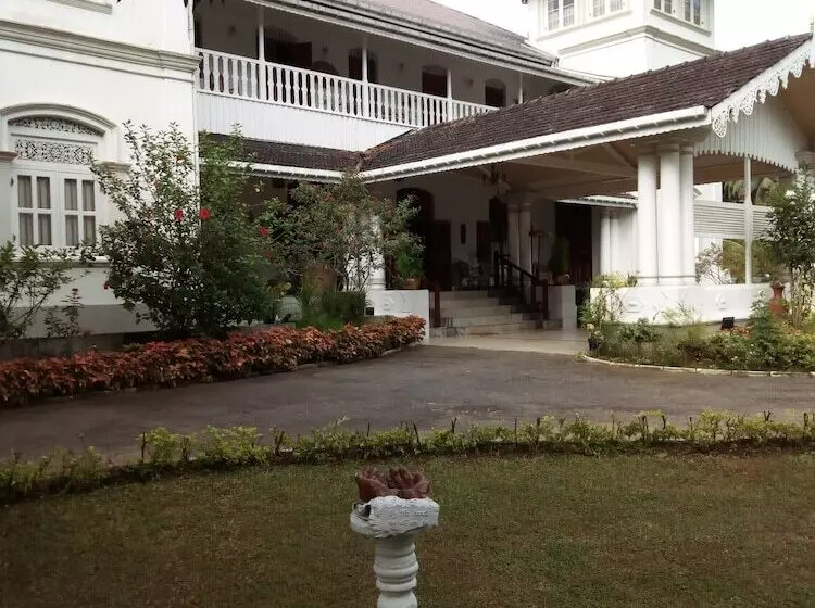هتل Manor House, Kandy, Lka