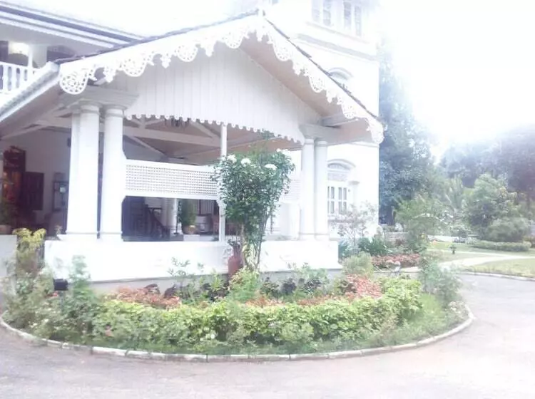 هتل Manor House, Kandy, Lka