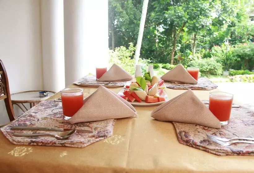 هتل Manor House, Kandy, Lka