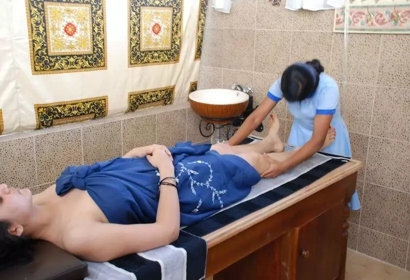 هتل Manor House, Kandy, Lka