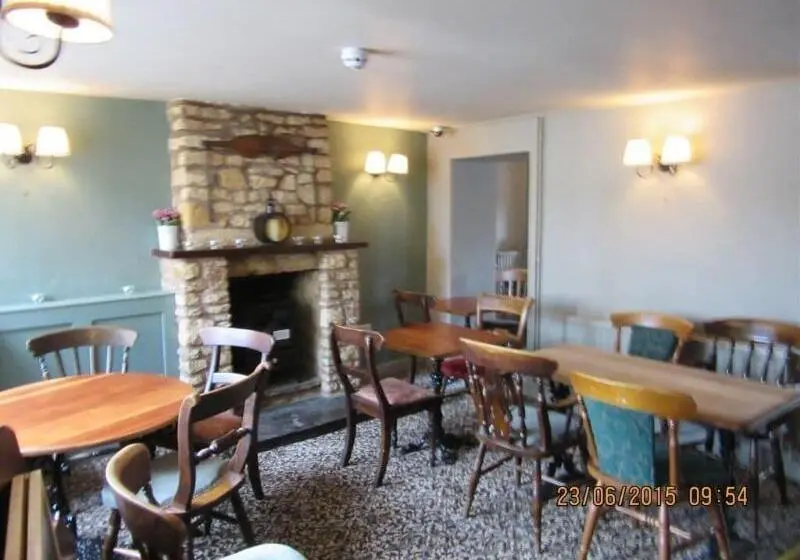 ホテル The Bell Inn