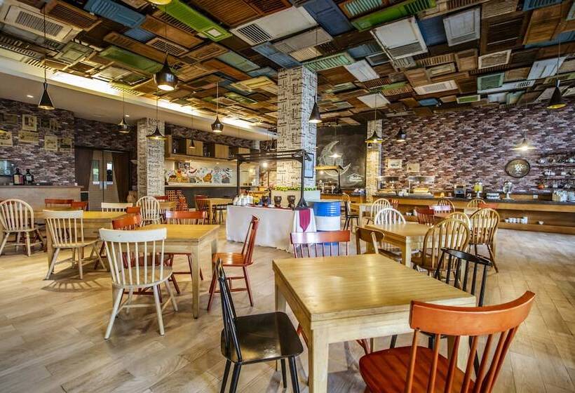 בית מלון כפרי Tjokro Style Yogyakarta