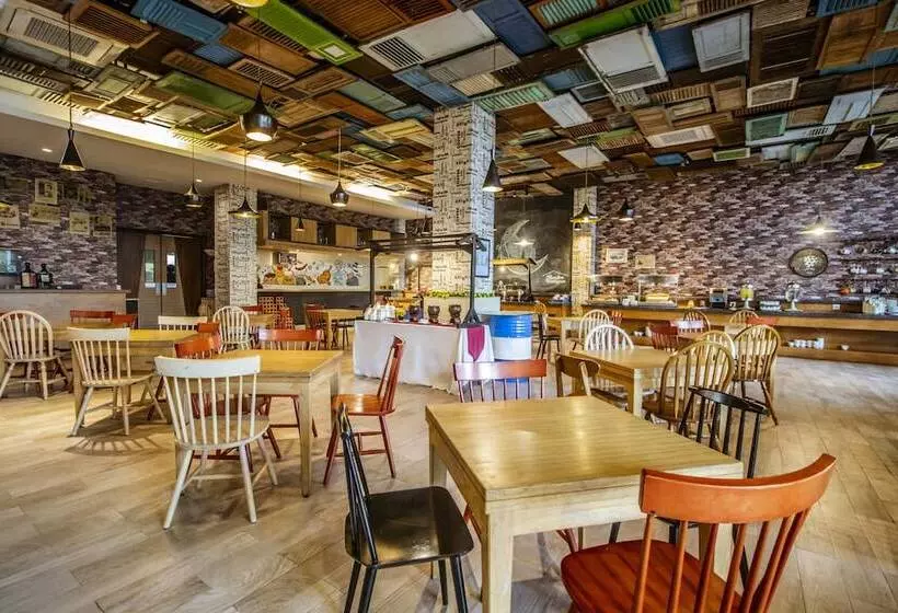 בית מלון כפרי Tjokro Style Yogyakarta