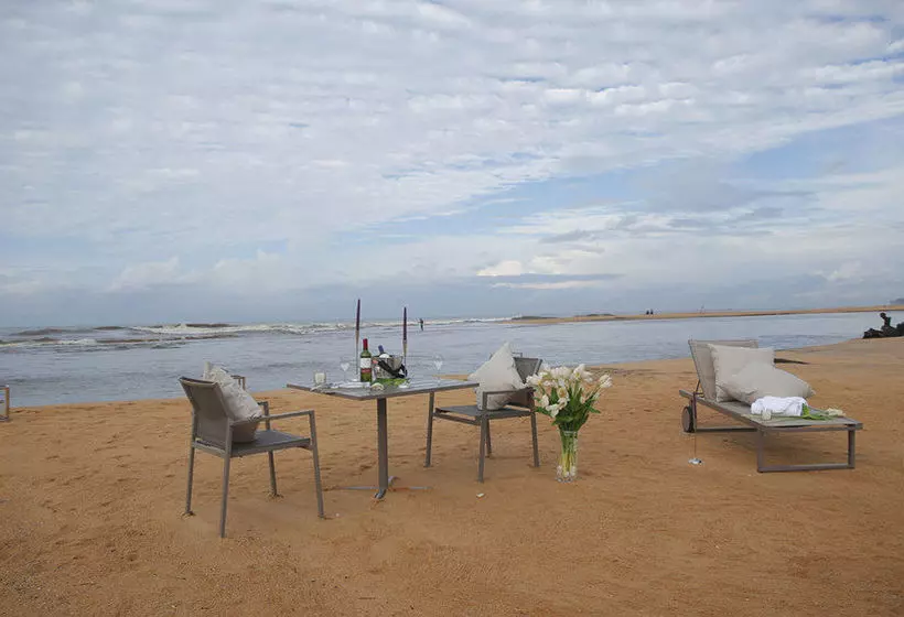 هتل Villa Republic Galle Entire Villa