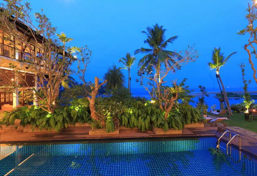 هتل Villa Republic Galle Entire Villa