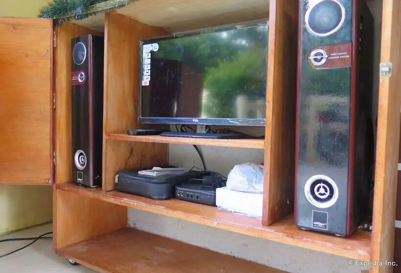 Pensionat Alexis Cliff Dive Resort