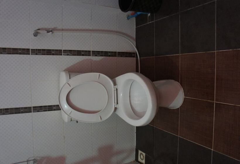 פנסיון Domon Guesthouse