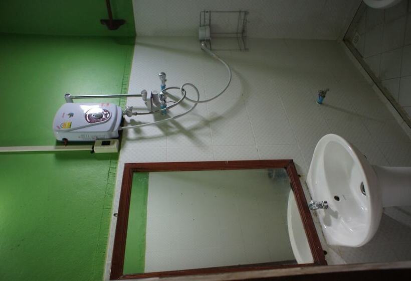 פנסיון Domon Guesthouse