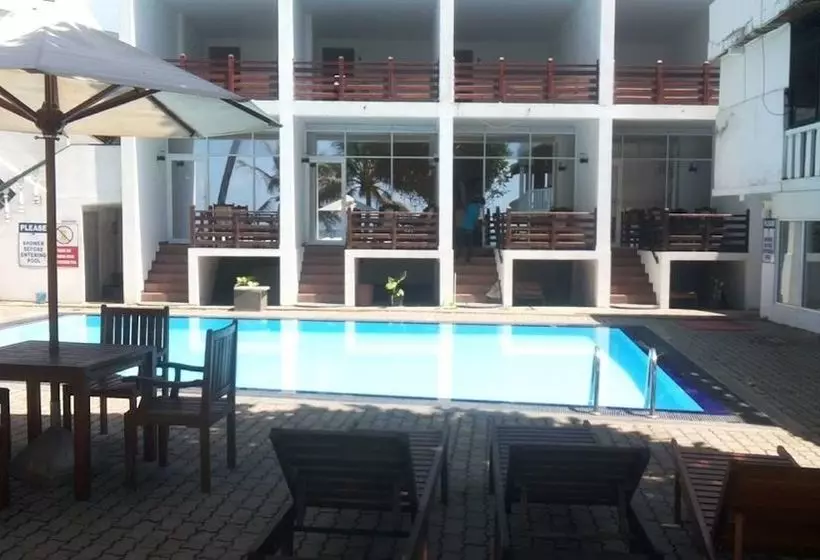 Пансион Miltons Beach Resort