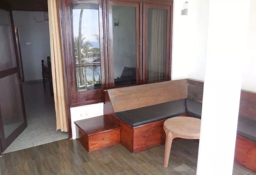 Пансион Miltons Beach Resort