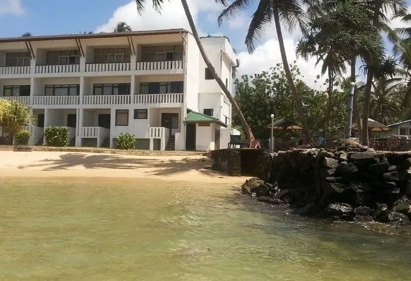 Пансион Miltons Beach Resort