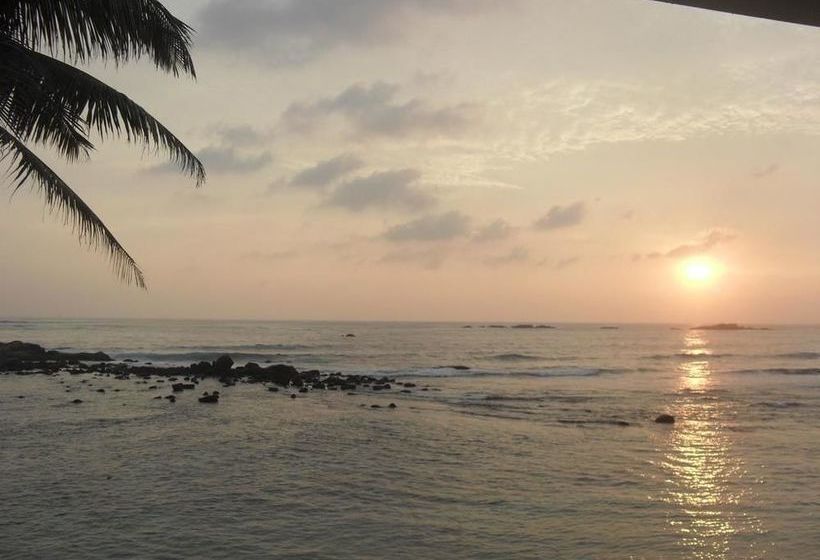 بنسيون Miltons Beach Resort