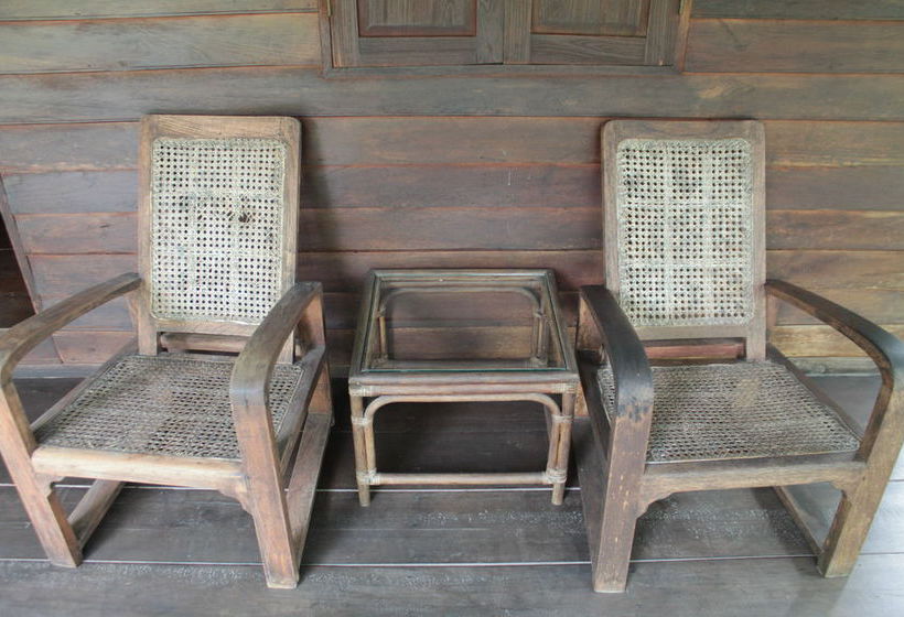 بنسيون Thai Teak House Garden Homestay